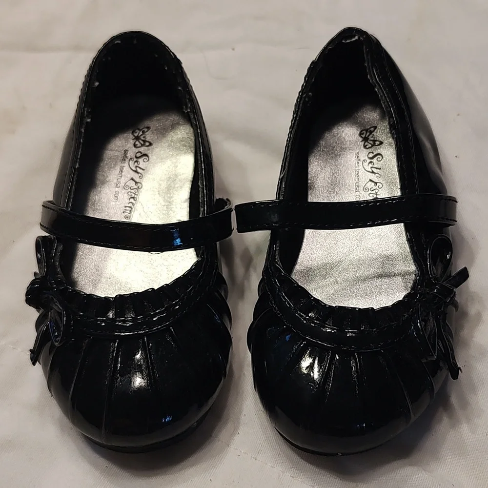 ❤️Patent Leather Mary Jane with ruffle and bows size 5